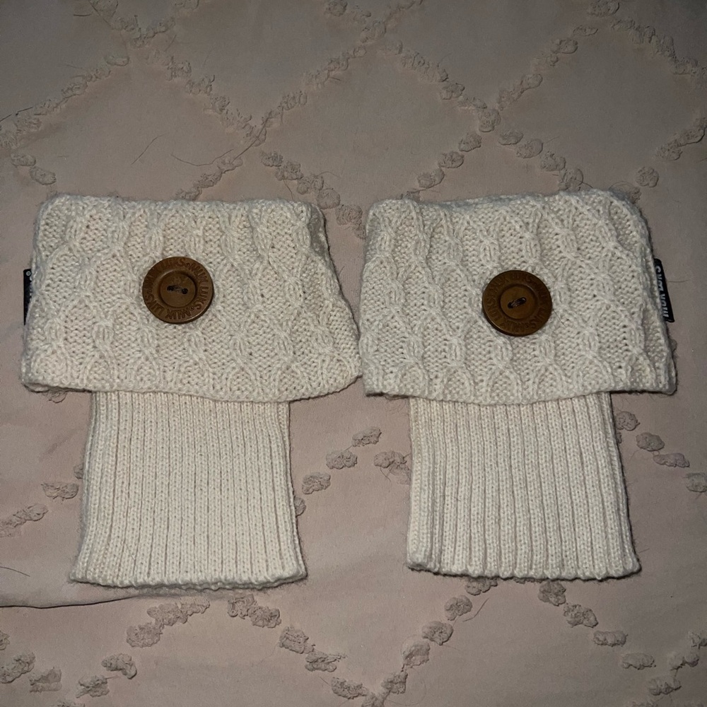 NWOT Cream Colored MukLuks Boot Cuffs